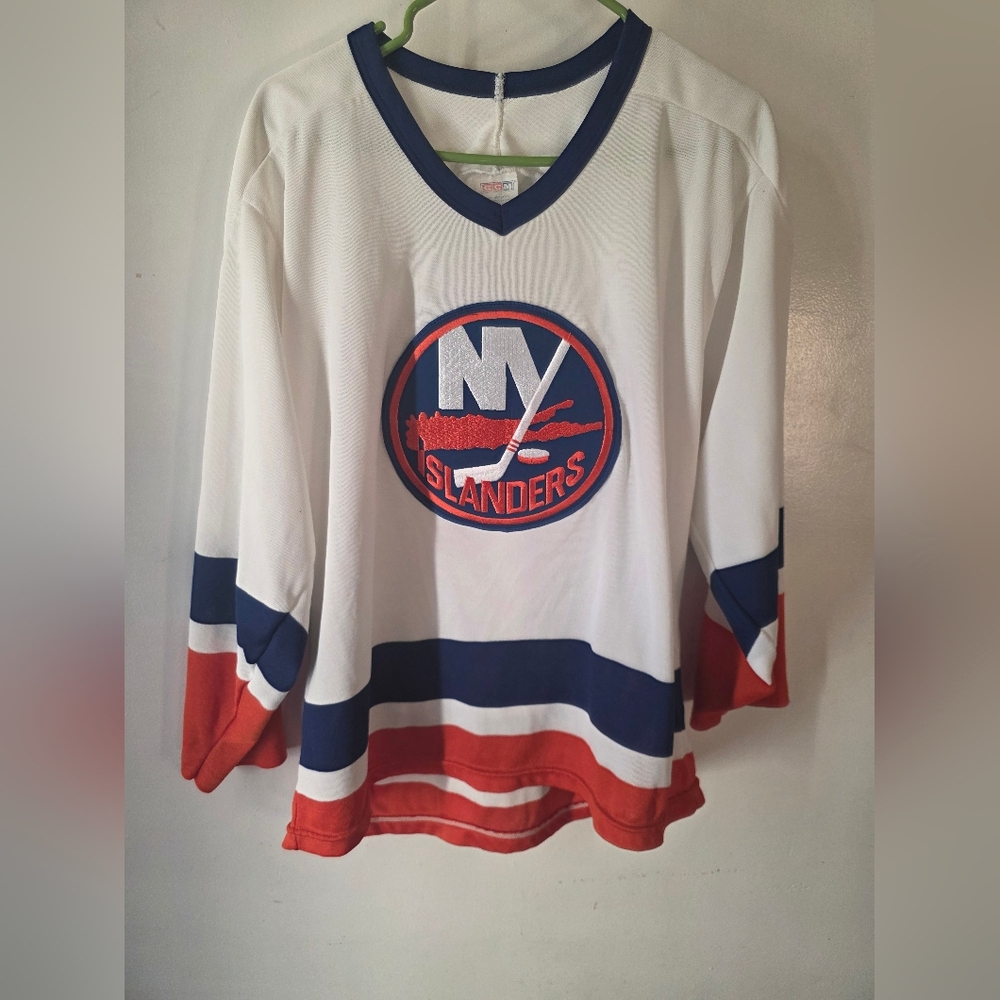 Vintage CCM New York Islanders Hockey Jersey – White / Blue / Orange Mens S / M